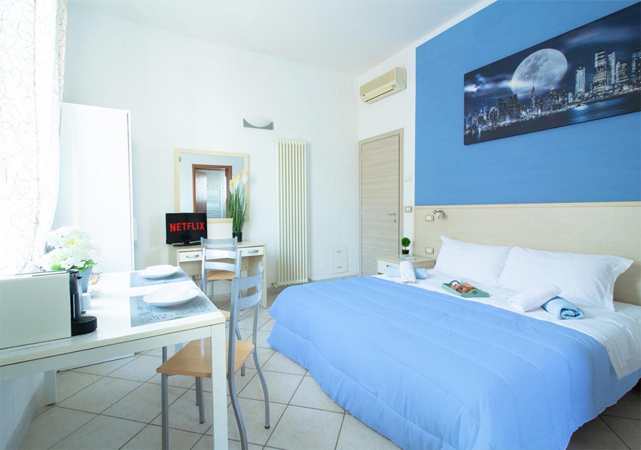 Athena Rooms - Parcheggio Privato بولونيا المظهر الخارجي الصورة