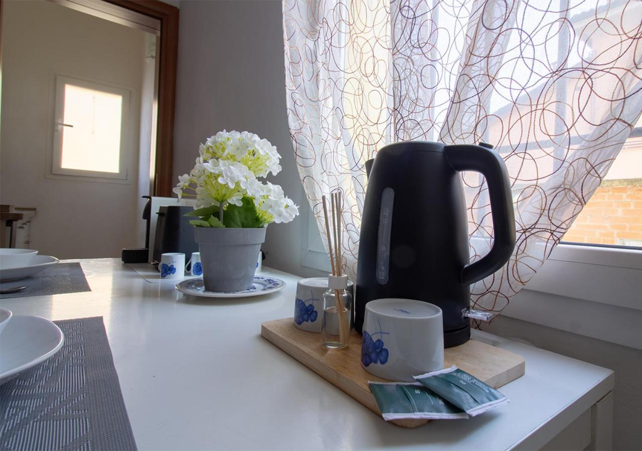 Athena Rooms - Parcheggio Privato بولونيا المظهر الخارجي الصورة