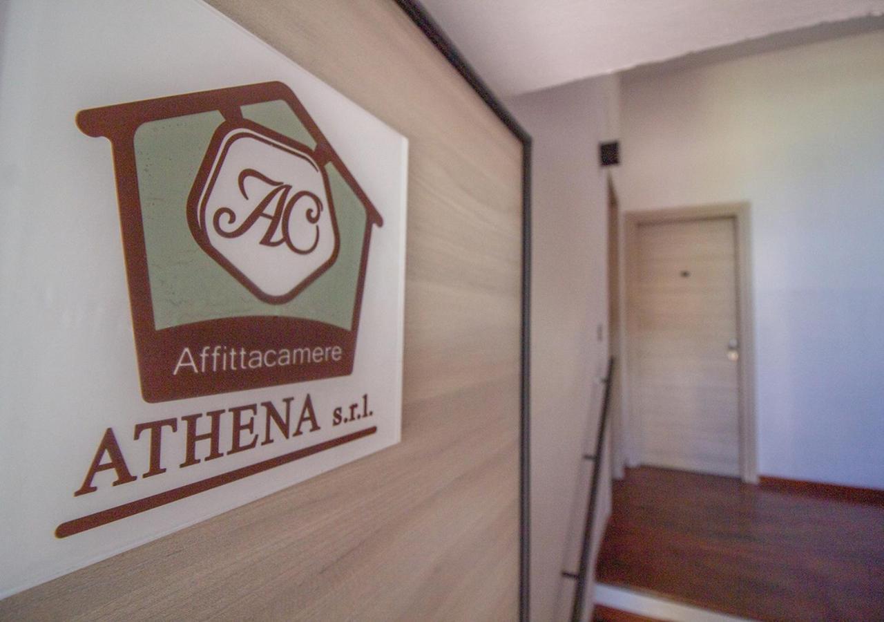 Athena Rooms - Parcheggio Privato بولونيا المظهر الخارجي الصورة