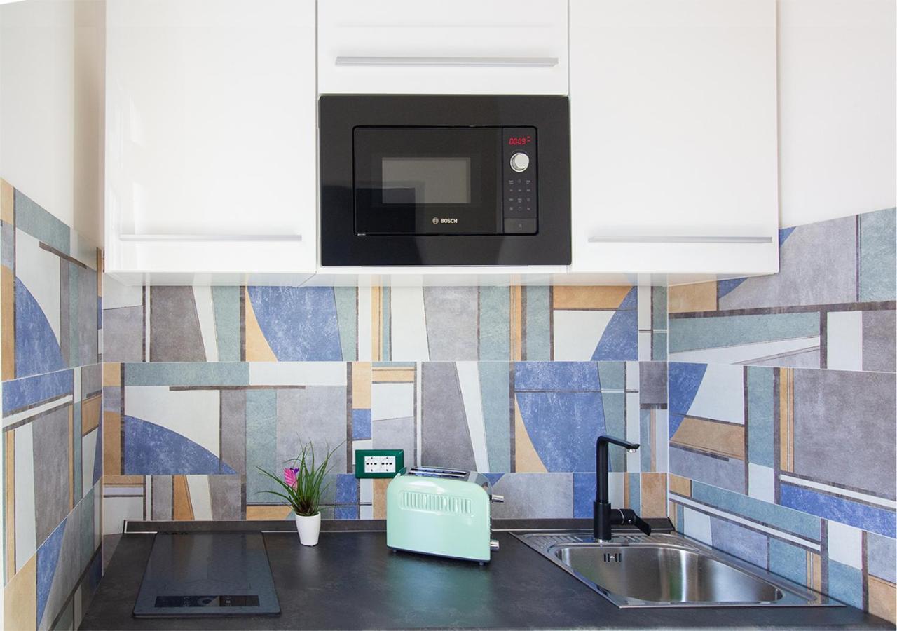 Athena Rooms - Parcheggio Privato بولونيا المظهر الخارجي الصورة